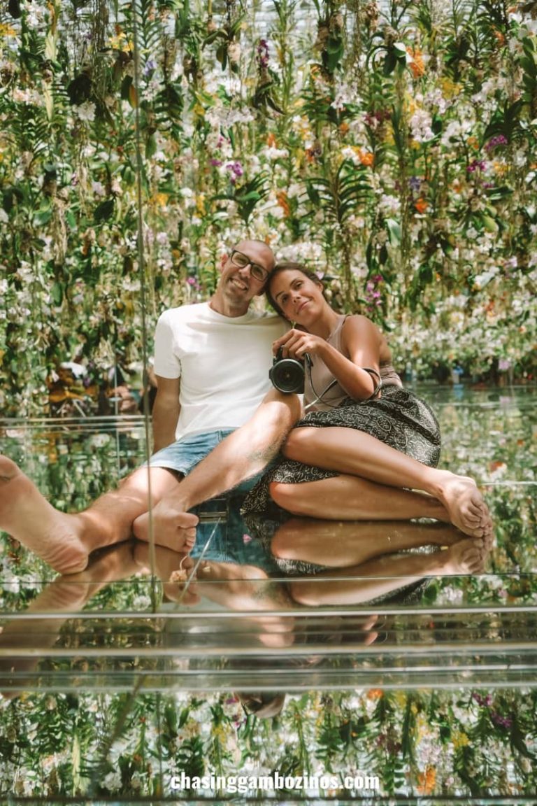 Couple in must do attraction in Tokyo TeamLab Planets.
