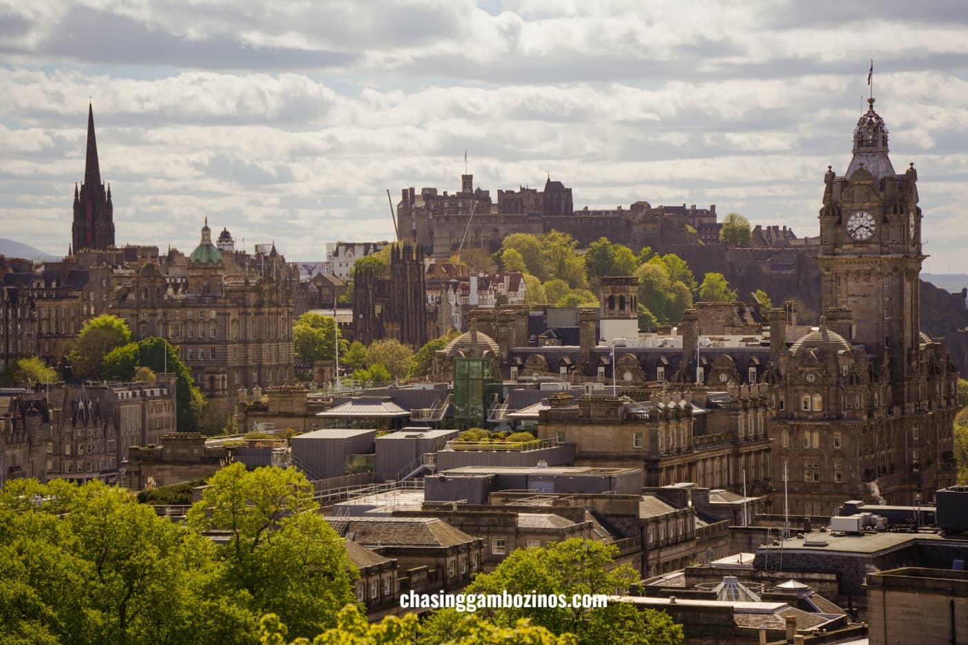 Vista da cidade a partir de Calton Hill, o final perfeito para um fim roteiro de Edimburgo.