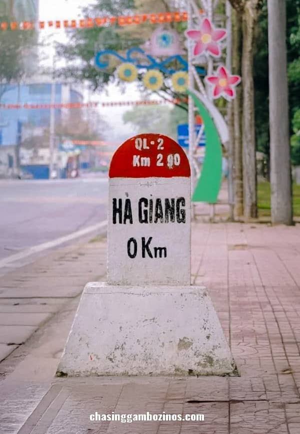 Ha Giang loop start point, marked with a 0 km stone.