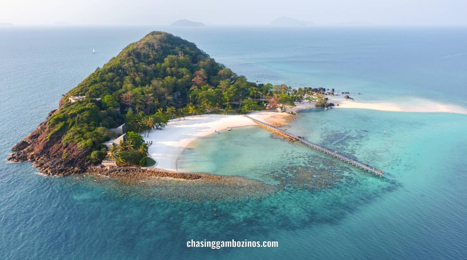 Koh Kham vista de cima. Uma das melhores coisas para fazer em Koh Mak é visitar esta ilha.